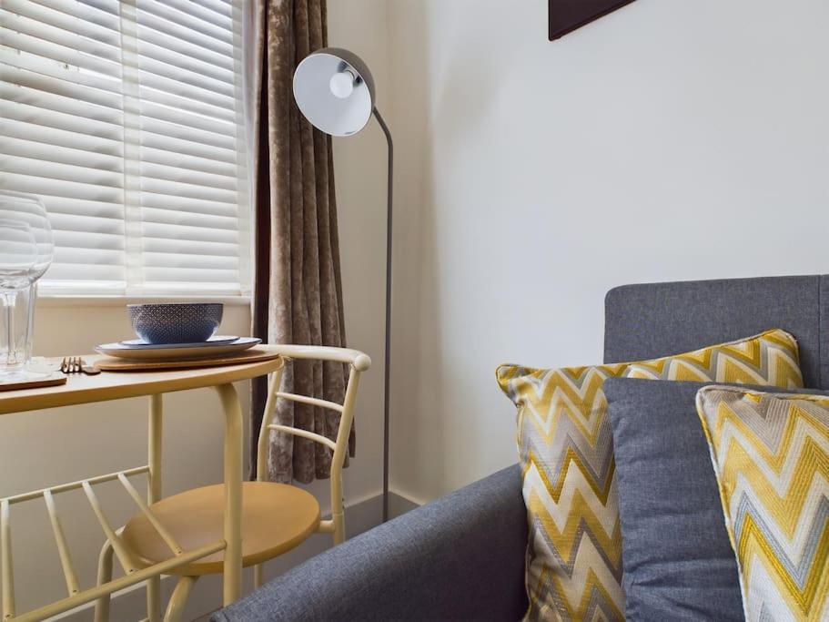Fabulous Quiet Chelmsford Apartment - Free Parking Exterior foto