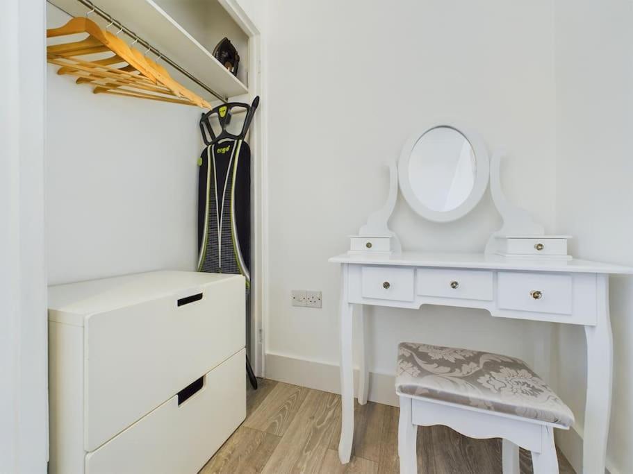Fabulous Quiet Chelmsford Apartment - Free Parking Exterior foto