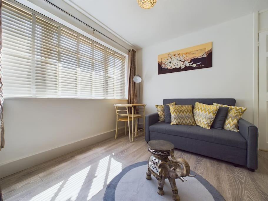 Fabulous Quiet Chelmsford Apartment - Free Parking Exterior foto