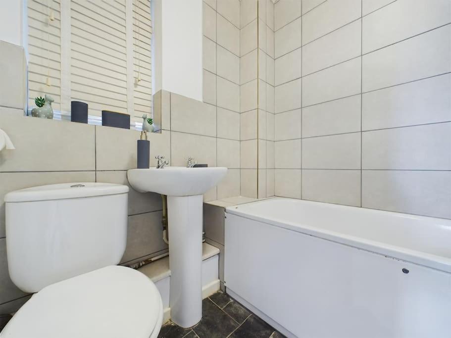 Fabulous Quiet Chelmsford Apartment - Free Parking Exterior foto